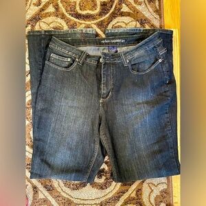 Y2K, B.u.m Equipment jeans 👖w/ stretch, front & back pocket.  💙